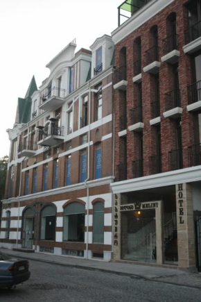 MELINI Boutique Hotel